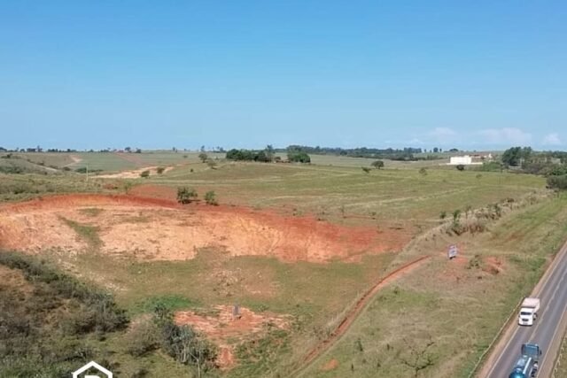 Terreno na Rodovia 354 em Bambuí – MG.